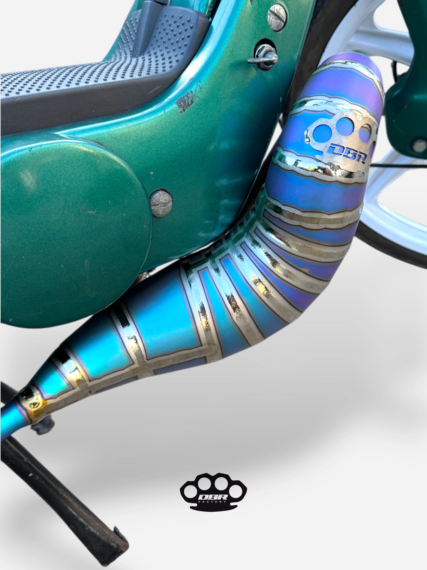 Auspuff DBR Wyvern Titan Mehrfarbig